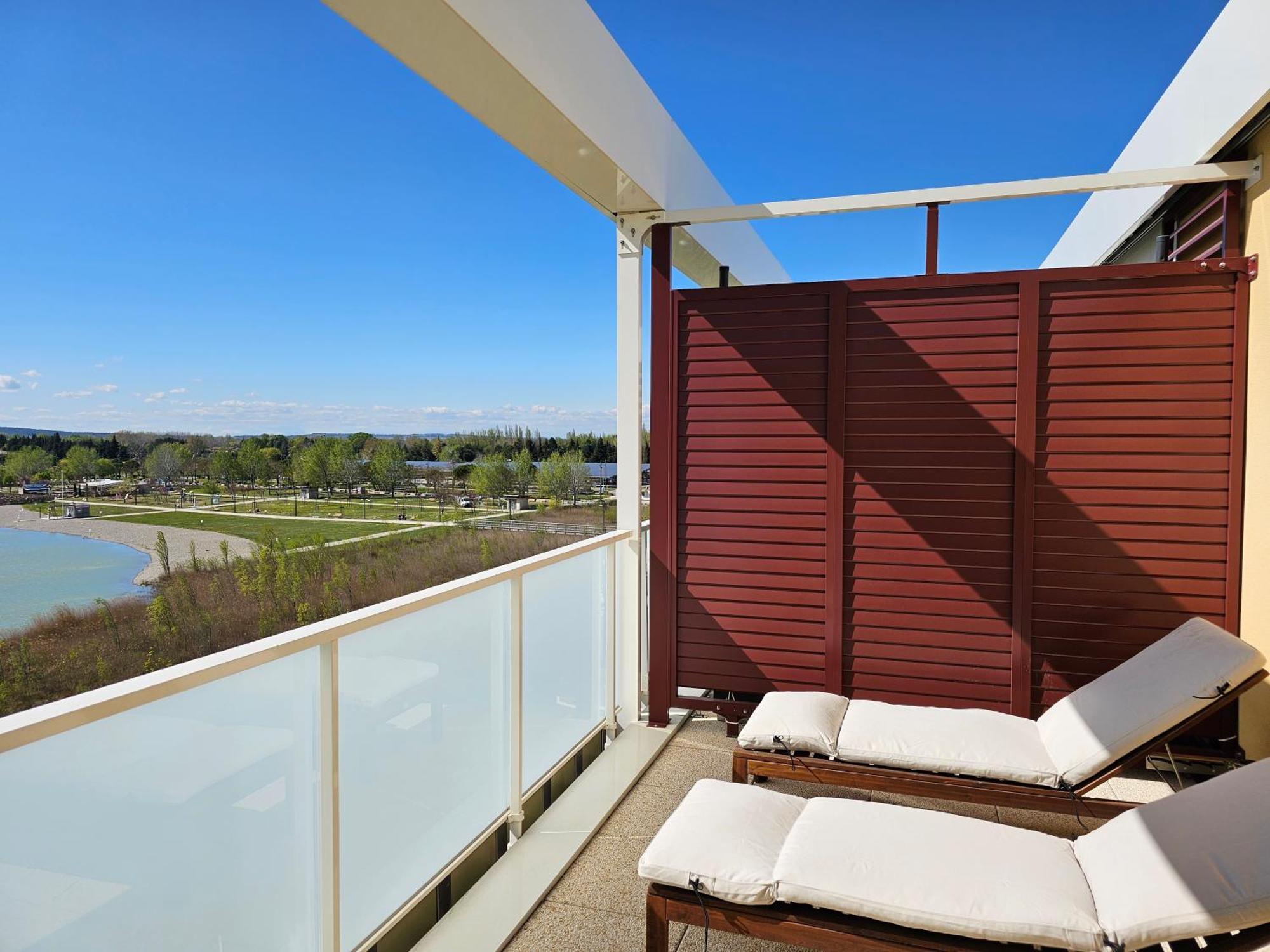 Lakeside Provence - Appartement Classe 4 Etoiles, Vue Sur Le Lac, Parking Sous-Sol, Double Clim Monteux Exterior photo