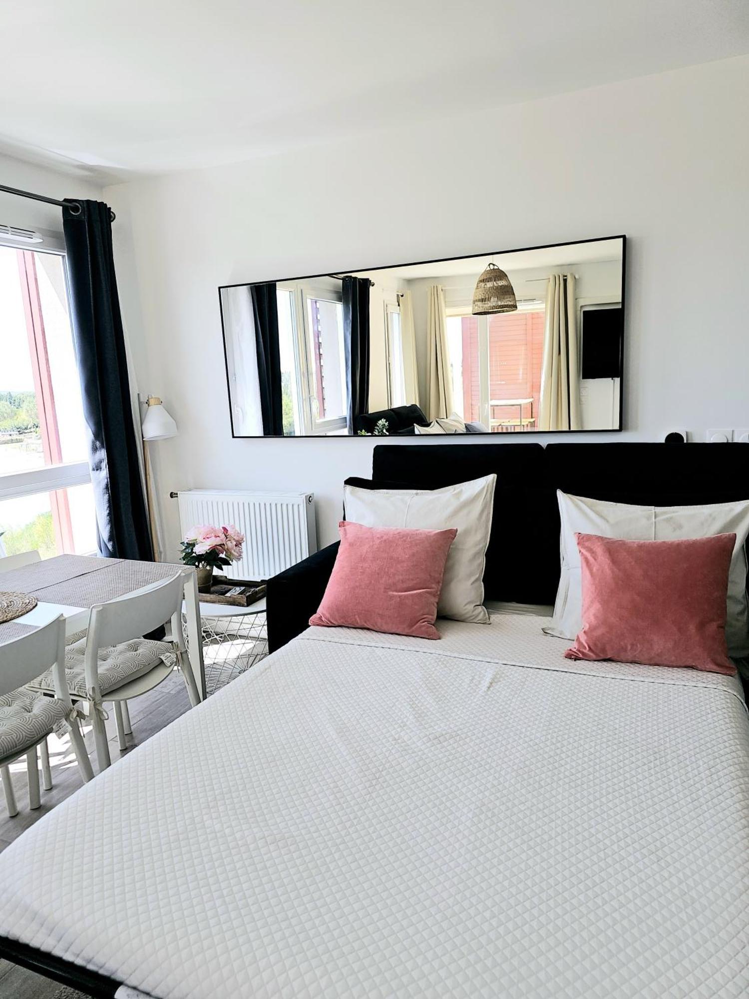Lakeside Provence - Appartement Classe 4 Etoiles, Vue Sur Le Lac, Parking Sous-Sol, Double Clim Monteux Exterior photo